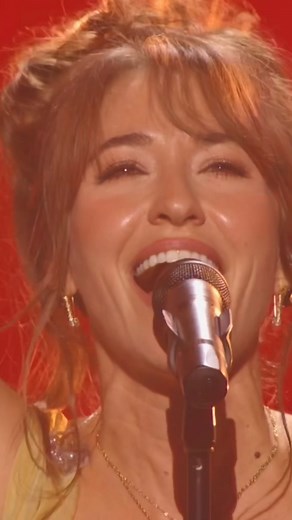 “Let It Be A Hallelujah” live from the 2025 @gmadoveawards 💜 Watch the full show on TBN and YouTube! ✨ - Team LD | Lauren Daigle