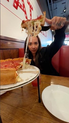 Cheese-filled pizza 🤤🍕 #Giordanos