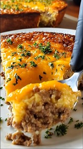 Southern Style Cheeseburger Pie Ingredients 1 pound ground beef 1 cup shredded cheddar cheese ½ cup Bisquick mix ...... Full Recipe in Coʍmеոτ 💬 | Recipes Own Pro