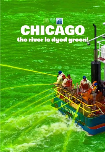 the annual river dye!🍀 ✨you’ll have about a week to see the dye while it’s still bright! #chicagoriver #greenriverchicago #chicagoriverdye