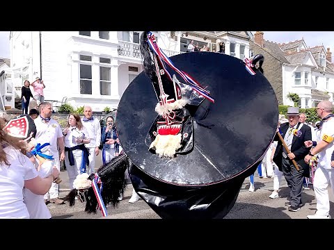 Padstow May Day 2024 and the Blue Ribbon Obby Oss