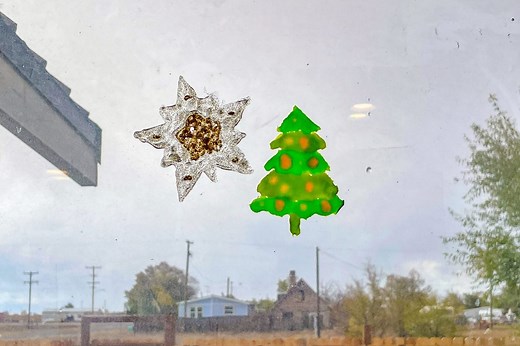 DIY your own window clings this holiday: A step-by-step guide
