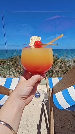 🌞 Embrace the summer sun on Perth's Sunset Coast with the ultimate beach-to-bar day! Discover the perfect chill spots boasting ocean views, refreshing drinks, and mouthwatering bites. Whether you're into craft beer, seafood platters, or unwinding on a relaxing balcony with sunset views, the Sunset Coast has it all.⁠ Don’t let the season pass you by! For a guide to the Sunset Coast's best beach-to-bar experiences, check out the blog here: 👉 www.destinationperth.com.au/blog/post/chill-out-on-per