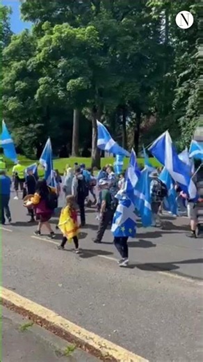 Scottish independence march goes through streets of Stirling