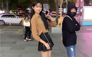 偶遇三里屯网红abbily艾比小姐姐