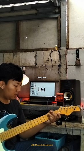 For sale‼️ Demo efek gitar HOT HEAD Distortion DIGITECH HOT HEAD Distortion Digitech, efek gitar yg menurut saya sangat cukup dan mudah di setting mau pilih mode OD/DS bisa tinggal main Gain For sale‼️ wa 088220065685 lokasi Kab Cilacap Kec Nusawungu Rekber redy (tokopedia) | Devan Lody