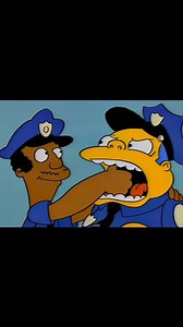 Bad Cops 🎶 (T4 E11) #LosSimpson #LosSimpsons #TheSimpsons | Los Fansons