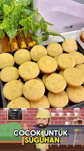 📖 Kue Apem Tape Tradisional, Lembut & Bersarang Apem bukan kamir! Walau sekilas mirip, keduanya berbeda. Apem memakai tepung beras, teksturnya lembut dan legit. Cocok untuk camilan arisan, suguhan pengajian, atau ide jualan rumahan. Berikut resep lengkapnya: 📝 Bahan-bahan: Bahan utama: 300 gram tape singkong (dihaluskan) 300–350 gram gula pasir (sesuaikan selera) 2 butir telur ayam Bahan kering: 500 gram tepung beras 100 gram tepung terigu 2 sendok teh ragi instan (fermipan) Bahan cair: 900 mi