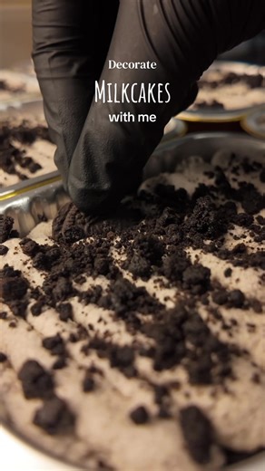 Giant Milk Soaked Oreo Cake Recipe for Special Moments