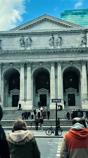 72 hrs in New York Sights: Rockefeller Center Christmas Tree Docks Off 5th Magnolia Bakery Times Square Carnegie Deli & Cafe NY Public Library Brooklyn Dallas BBQ Barnes & Noble Bryant Park Broadway St. Patrick’s Cathedral Fifth Ave #weekendtrip #newyork #takethetrip #travelersoftiktok #microinfluencer