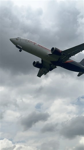 Aerosucre Boeing B737-400 Aterrizaje en Bogotá Aeropuerto Internacional El Dorado