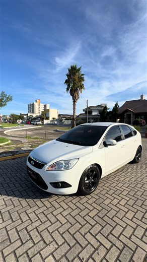 FORD FOCUS 1.6 2013 ———————————— • Ano: 2013 • Motor: 1.6 • Câmbio: Manual • Potência: 130 cv (E) / 125 cv (G) • Rodado: 128.000 km • Combustível: Flex • Direção: Hidráulica R$ 43.900,00 ✅ Completo ✅ Vidros elétricos ✅ Travas elétricas ✅ Ar-condicionado ✅ Direção hidráulica ✅ Airbags ✅ Freios ABS REVISADO 📲 Maiores informações (WhatsApp vendas) 📞 (48) 9-9631-1734 – Henrique 📞 (48) 9-9635-1621 – Carlos Henrique 📞 (48) 9-9800-0007 – Leonardo 🏢 LANGER MULTIMARCAS – Seu seminovo com procedência