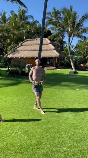 Adam Levine (@adamlevine)’s videos with original sound - Adam Levine