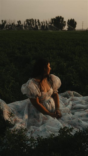 Rebecca | Farmland Florals | This flower farmer loves to get girly & dress up every now and then. 💅🏼 ✨Screaming✨because I love all these pictures Ellyse... | Instagram