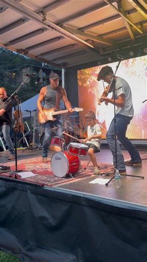 The Higbee boys are back in town… and the stage may never recover 😎🎻 Proud dad moment x2 — let’s tear it up boys! #HigbeeStyle #HigbeeBoys #FamilyThatPlaysTogether #BackInTown | Chris Higbee