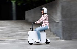 New Honda Motocompacto e-Scooter Redefines Personal Urban Mobility as Sleek, Simple and Uniquely Foldable