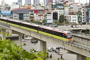 Hanoi launches elevated railway line, commits to net zero future