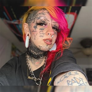 157K views · 535 reactions | From Alt Model To Basic Mom - You Won't Believe It  | Hooked On The Look | Facebook