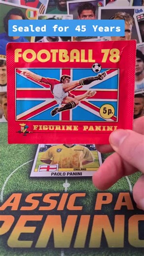 Opening a pack from 1978! #football #footballtiktok #premierleague #futbol #futebol #sports #fifa #foryou #foryoupage #foryourpage #fyp #fypシ #viral #scotland #fypage