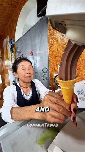 Why This Grandma’s Ice Cream Scoops Go Viral🤔
