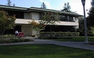 Intensive English Program - ELS Language Centers at Dominican University of California: San Rafael (CA) | Language International