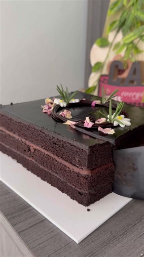 Raspberry chocolate cake 🎂| #youtubeshorts #cake #viral
