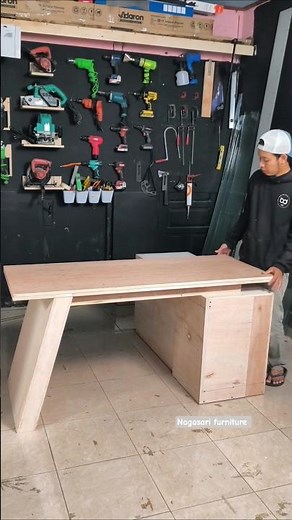 A simple carpenter’s method for building a minimalist office desk #woodworking #carpenter