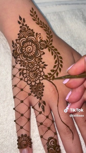 Bridal Henna Tutorial: Creative Designs You’ll Love