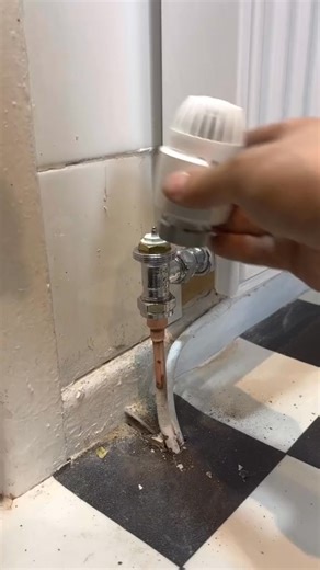 How to change a radiator valve swap from 8mm to 15mm! #asmr #plumbing #toolbag #pipes #tools #cleancopper #plumbertools #pressfit #soldering #copper #handtools #work #DIY #howto #plumber | Mozam Plumber