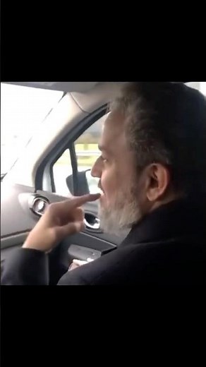 باسم الكربلائي يستمع ويتفاعل مع قصيدة خطار اجاني ❤️