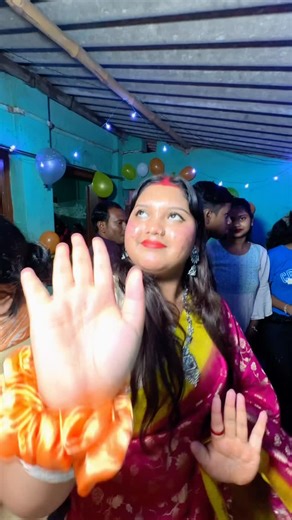 Vloggy Rahul on Instagram: "Babai eka nachche 😂😂😂"