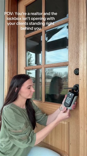 Realtor's Lockbox Fails: An Embarrassing Moment