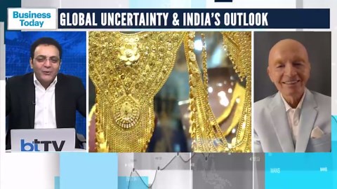 Mark Mobius: Why You Should Always Keep At Least 10% Of Your Portfolio In Gold