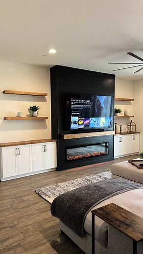 We have been getting A LOT of requests for this design, so I thought we should show it off again! 🙌 If you’re interested in doing something like this in your home, send us a DM and let’s get it started! We ONLY install in AZ but there are many talented builders around the country, maybe even in your area! We will try to recommend someone in your area, just ask! Can’t wait to show off more of these builds as we already have several more in progress! #mediawall #tvwall #livingroomdesign #livingro
