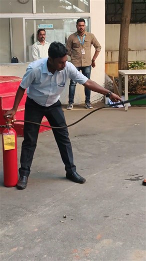 How to use extinguisher