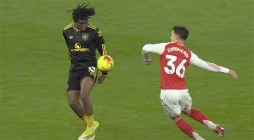 VAR Controversies: Arsenal vs Manchester United Drama