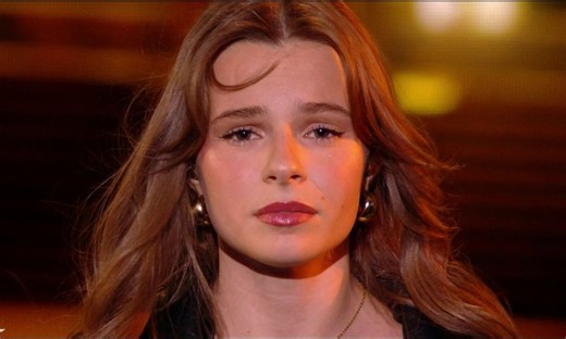 Star Academy 2025 - Anouk chante « Monopolis » de Starmania pour son tableau d’ouverture