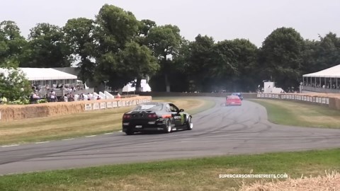Toyota GT86 fills track with smoke during drift