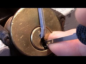 (picking 216) A 'crispey bear' challenge lock picked and gutted - big thanks to Chris