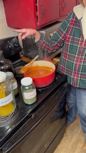 15-minute great spaghetti for supper? It's possible by using my quick recipe for making tomato sauce stored in the freezer. Grab a frozen tomato sauce for the saucepan, throw in some spices and whatever veggies or burger you like, cook the noodles and you have a first class meal in minutes. | Country Living with Sarah Lea