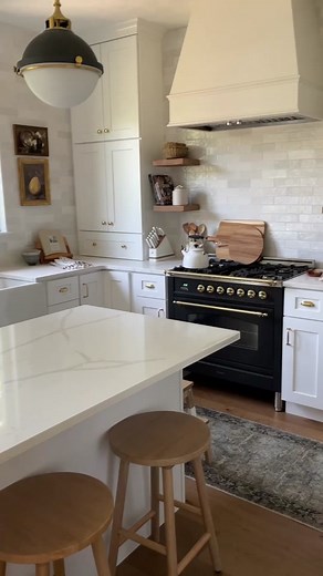 2 Easy Ways to Style Your Kitchen Island