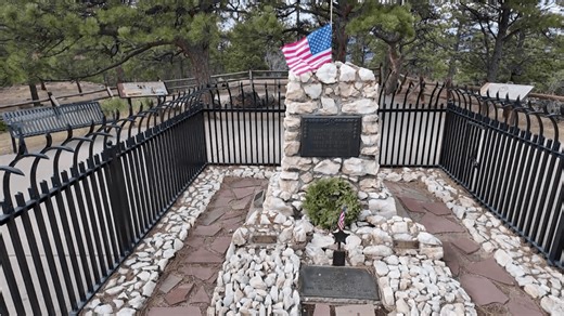 Buffalo Bill’s gravesite sees boost in visitors as Bills arrive in Denver