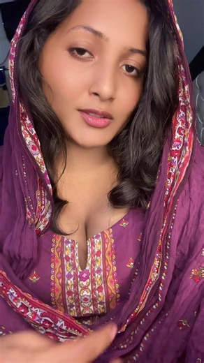 Saira Angle's Angle24112611000