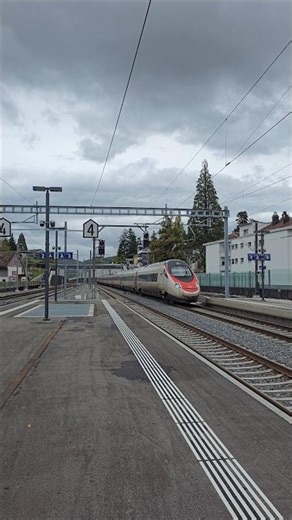 ETR610 SBB IC➡️BaselSBB in Bahnhof Liestal Schweiz🇨🇭#sbb #cff #ffs #etr610 #züge #trainspotting #yt