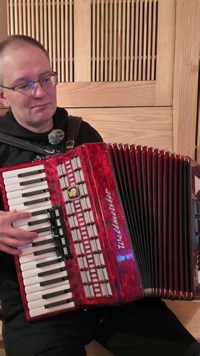 Gloria in Excelsis Deo on Accordion