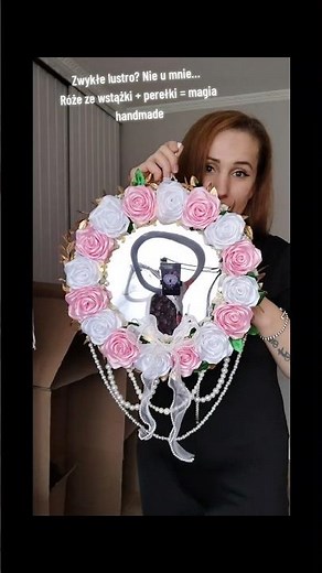 Romantyczne lustro DIY z róż i perełek | Zawiesiłabyś je u siebie?