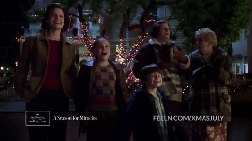 Feeln TV Spot, 'Christmas in July'