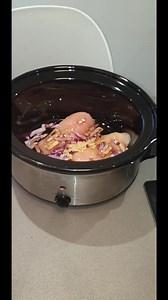 103K views · 584 reactions | slow cooker chicken fried rice #fyp #slowcookerrecipe #slowcooker #Foodie #FoodTok #foodlovers #friedrice #mealideas #easyme#chickenfriedrice ingredients below 2 chicken breast red onion carrot peas honey garlic salt papper soy sauce 2 packs microwave egg rice cook on high 2 to 3 hours drizzle with more honey and soy enjoy! | Dadthefoodie | Facebook