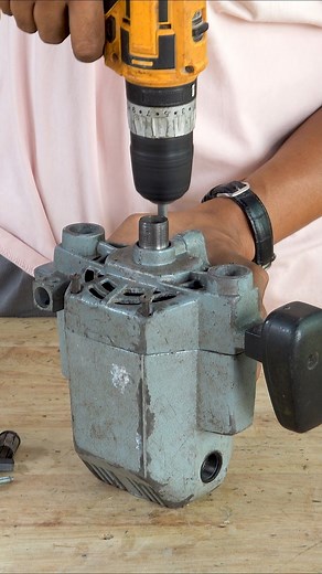 46K views · 329 reactions | DIY Cleaning Up Table Router Part 1 #routerjig #router #woodworker #maker #woodart #wooddesign #woodcraft #woodworking #wood #tipswoodworking #wooddiy #woodwork #woodworkingart | Woodworking Ideas | Facebook