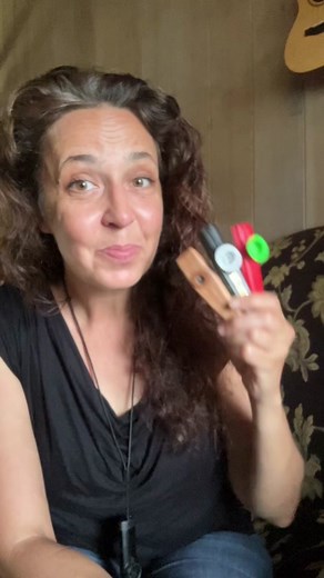 KAZOOS!!! I’ll quickly demo 5 kazoos: they all have pros and cons. I don’t actually own a traditional metal kazoo because they rust instantly in the climate here. Questions? Ask me in the comments. #professionalkazoo #woodenkazoo #metalkazoo #noveltyinstrument #showandtell #kazoo #notasponsoredpost